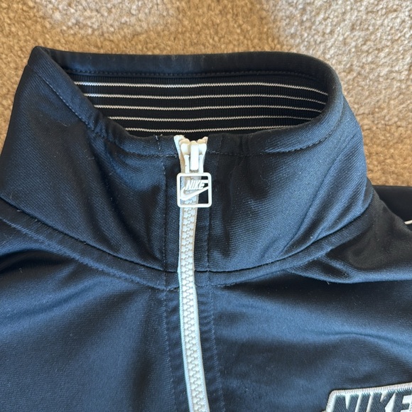 Good Condition. Nike athletic jacket size M - Picture 3 of 5
